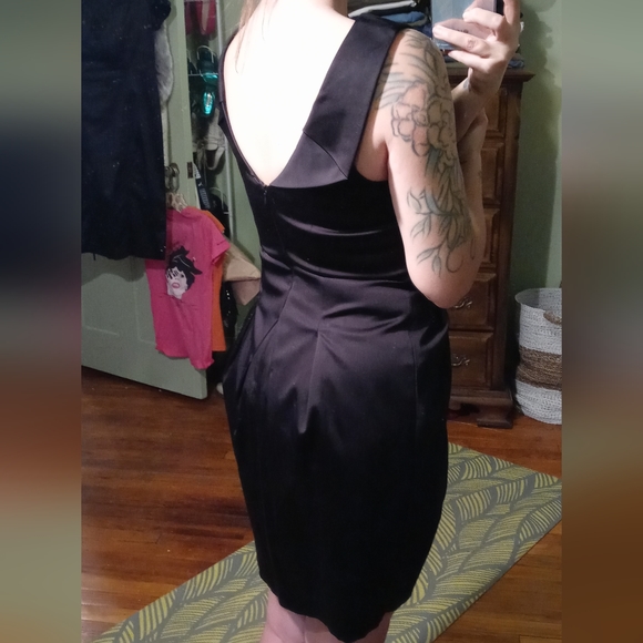 Women's Max Azria blk satin sleeveless cocktail evening size 4 sheath lbd dress - Picture 11 of 14